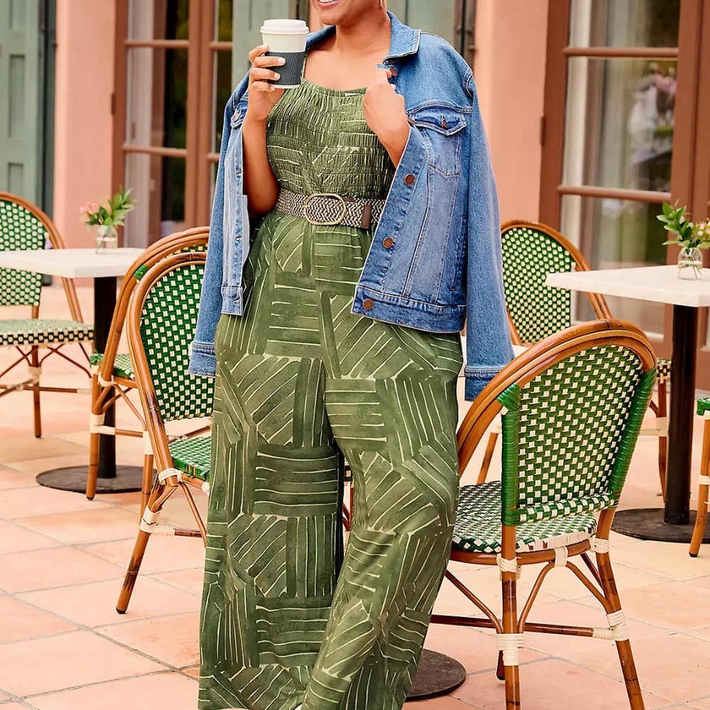 🌿 Olive Geo Smocked Jumpsuit - 22/24 – New/Like New - Picture 4 of 7